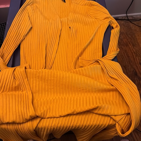 Cardigan/shaw - Picture 2 of 2